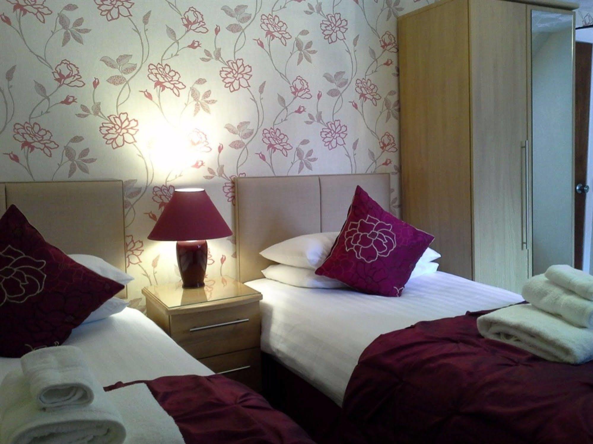 Carrmoor Guest House كاريبريدج المظهر الخارجي الصورة